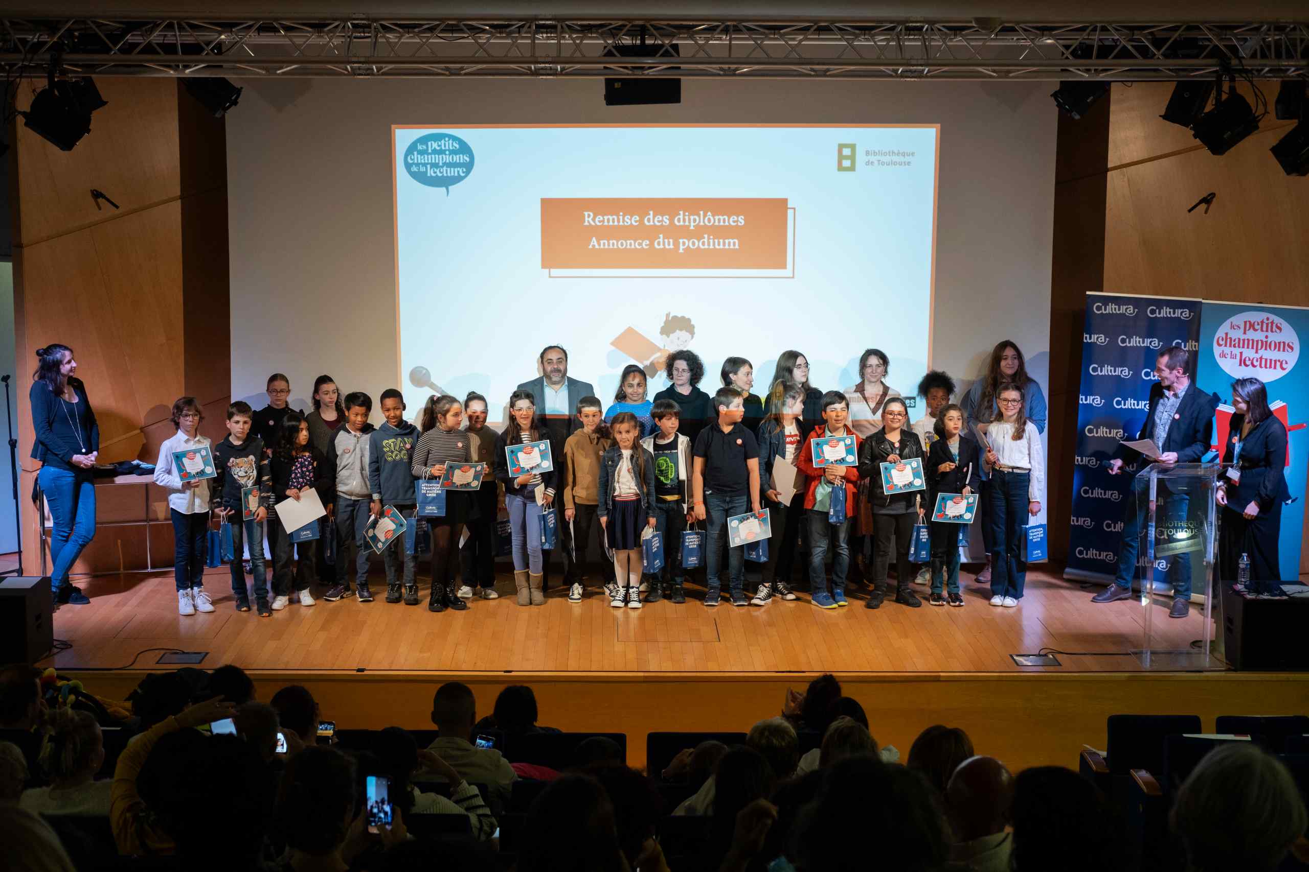 Les petits champions de la lecture finale régionale Occitanie - photo P. Gubitsch